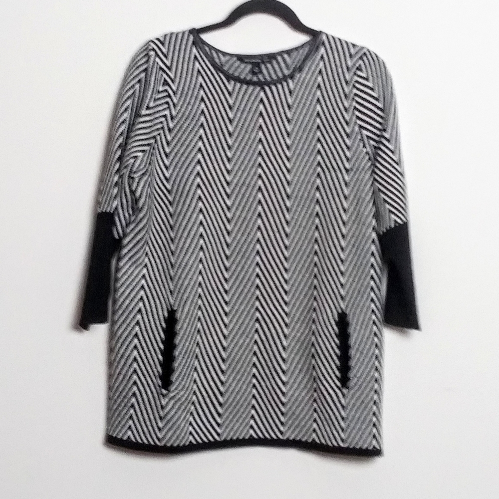 Zac and Rachel Black/White Sweater Sz PL